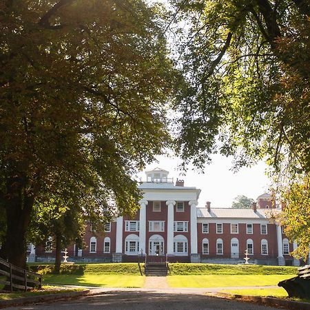 The Blackburn Inn And Conference Center Стонтон Екстер'єр фото