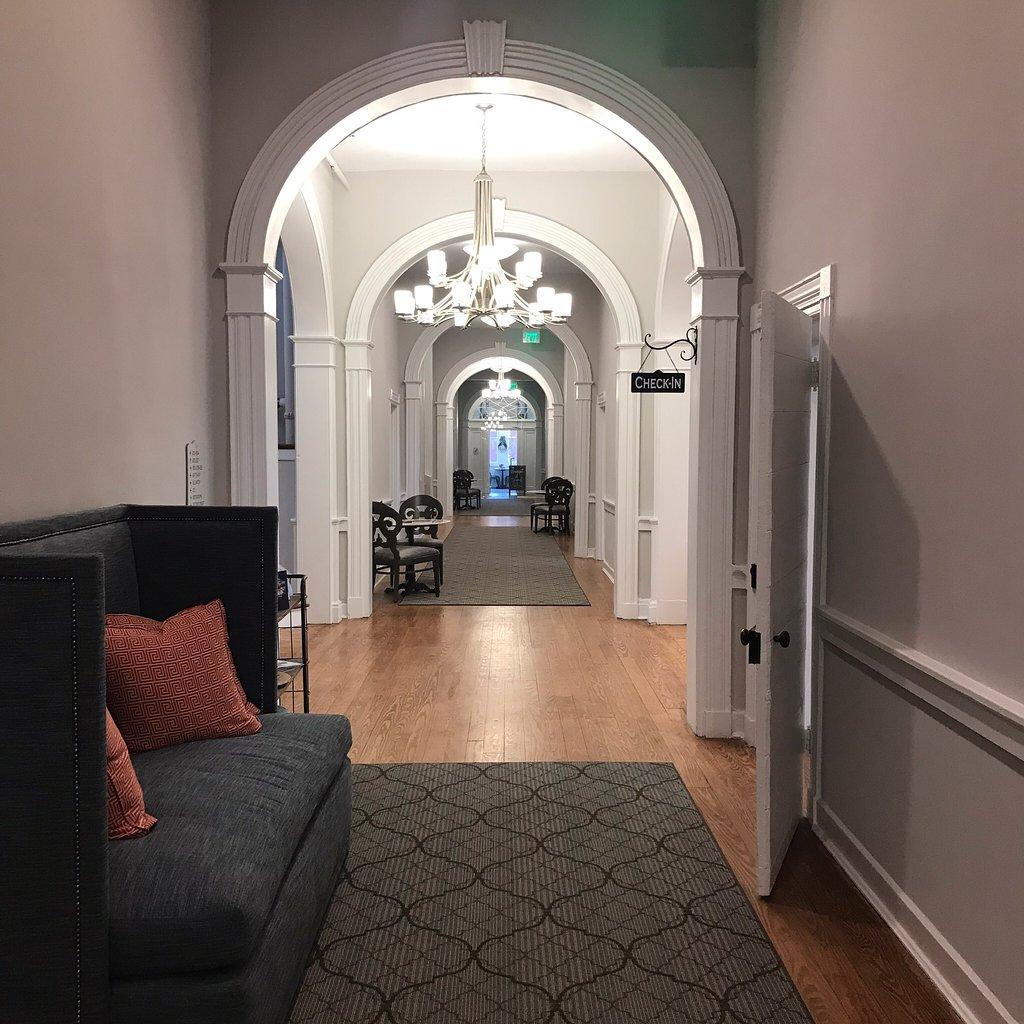 The Blackburn Inn And Conference Center Стонтон Екстер'єр фото