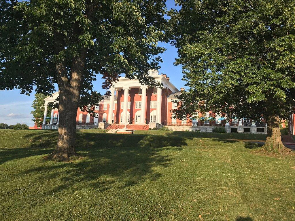 The Blackburn Inn And Conference Center Стонтон Екстер'єр фото